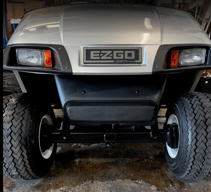 E-Z-GO 4-PASSENGER GOLF CART USED YEAR 2007 LIKE NEW! - Image 3