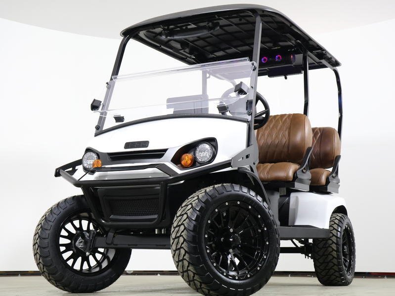 2026 E-Z-GO® Liberty Summit XT ELiTE Lithium 4-Passenger Forward-Facing Golf Cart