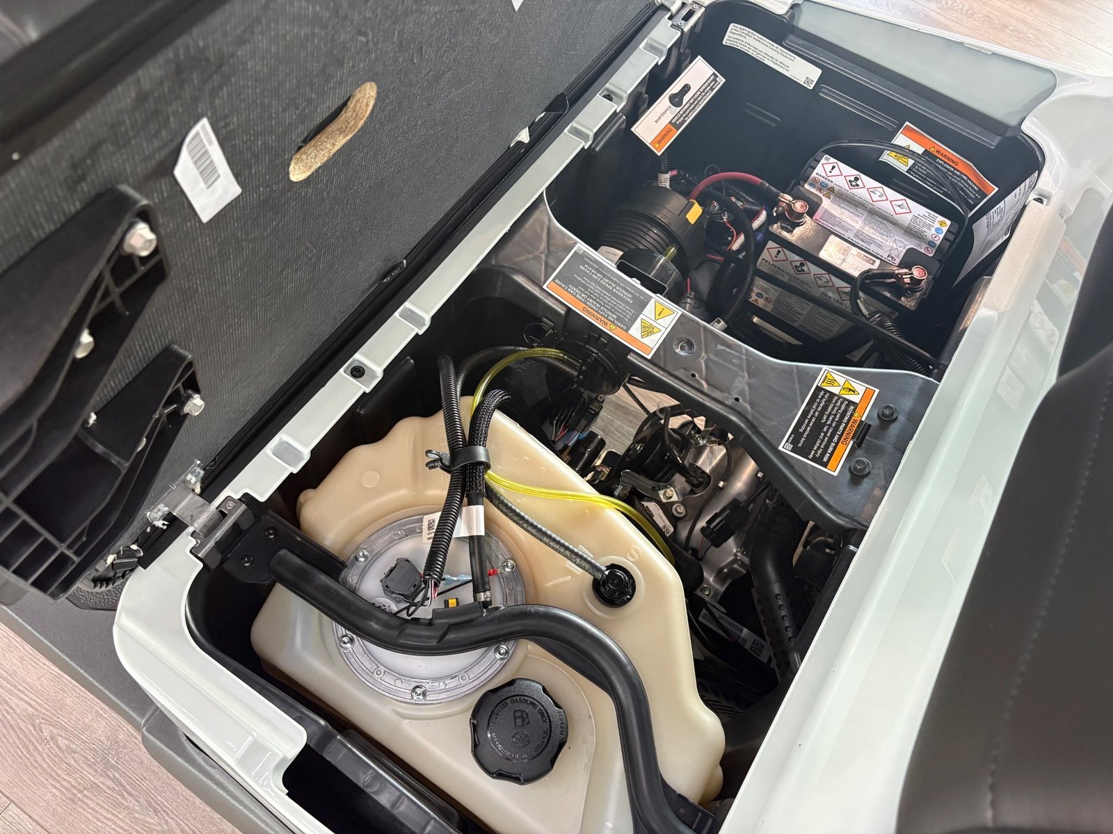2027 Club Car Onward 6-Passenger Gas Golf Cart - Image 3