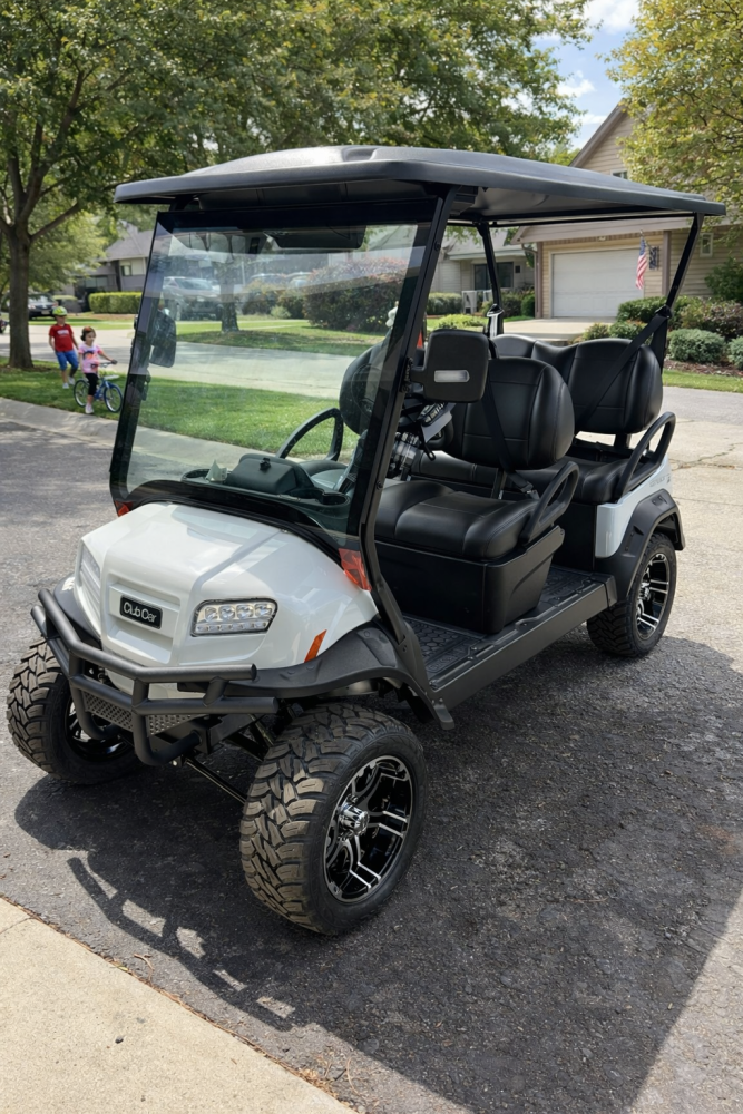 2027 Club Car Onward 4 Forward LSV 4-Passenger Lithium - Image 12