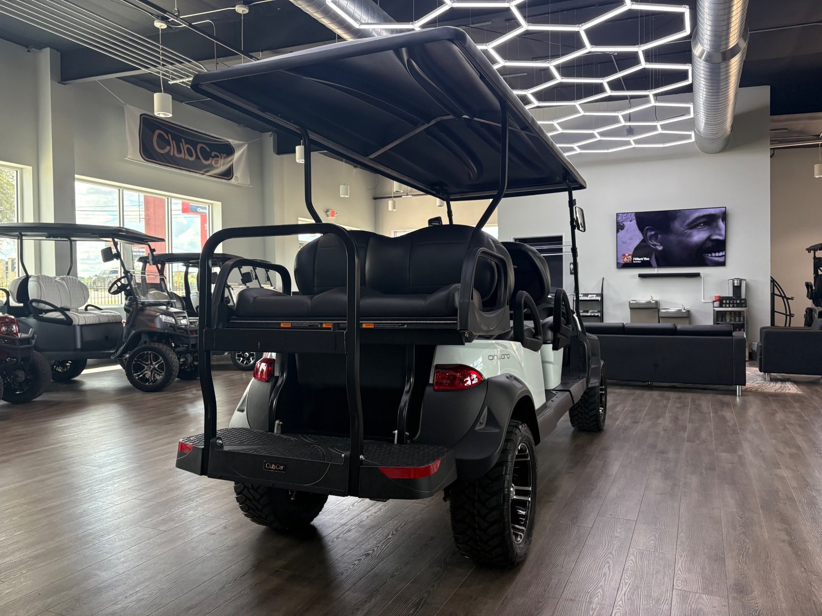 2027 Club Car Onward 6-Passenger Gas Golf Cart - Image 10